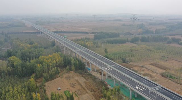 热烈祝贺董梁高速公路新泰至宁阳段建成通车！