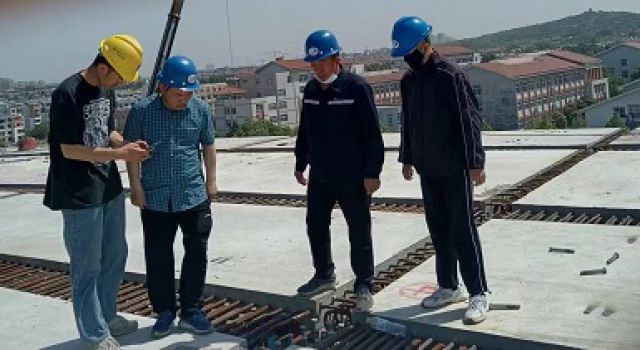 五一假期，坚守岗位