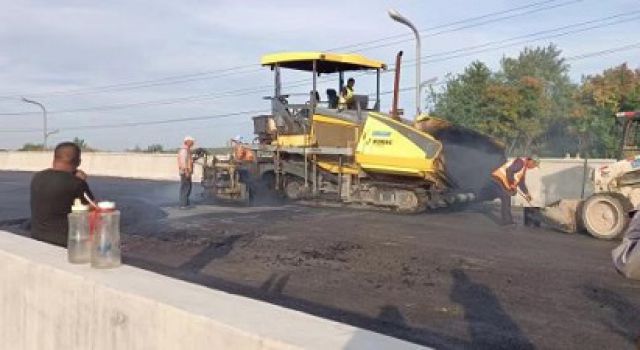 双节假期，坚守岗位